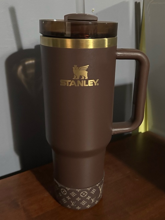 Stanley Handbags - Brown tumbler